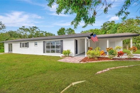Casa en alquiler en Lakeland, Florida, 4 dormitorios, 155.15 m2 № 1886685 - foto 1