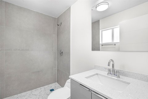 Villa ou maison à vendre à Miami, Floride: 4 chambres, 148.64 m2 № 2027980 - photo 14