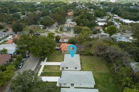 Villa ou maison à vendre à Miami, Floride: 4 chambres, 148.64 m2 № 2027980 - photo 30