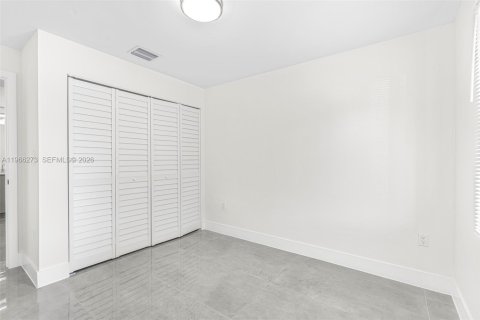 Villa ou maison à vendre à Miami, Floride: 4 chambres, 148.64 m2 № 2027980 - photo 18