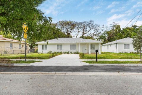 Villa ou maison à Miami, Floride 4 chambres, 148.64 m2 № 2027980