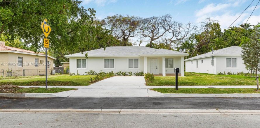 Villa ou maison à Miami, Floride 4 chambres, 148.64 m2 № 2027980