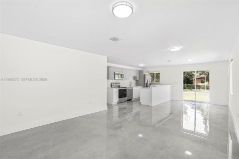 Villa ou maison à vendre à Miami, Floride: 4 chambres, 148.64 m2 № 2027980 - photo 6