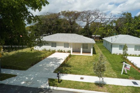 Villa ou maison à vendre à Miami, Floride: 4 chambres, 148.64 m2 № 2027980 - photo 25
