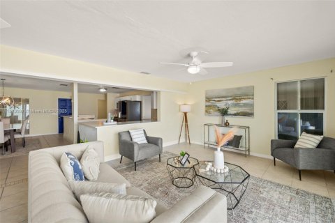 House in Fort Myers, Florida 2 bedrooms № 1822238 - photo 7