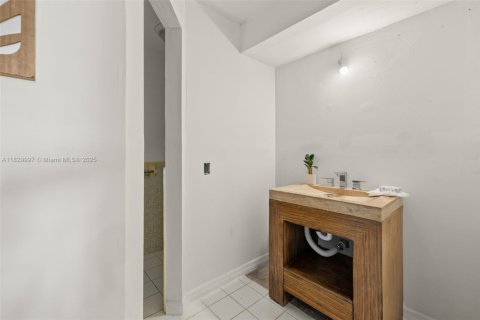House in Fort Myers, Florida 2 bedrooms № 1822238 - photo 17