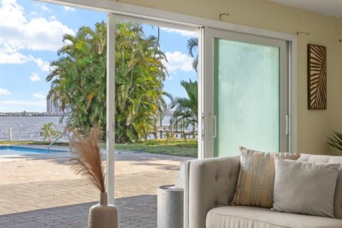 House in Fort Myers, Florida 2 bedrooms № 1822238 - photo 30