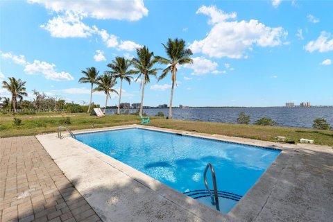 House in Fort Myers, Florida 2 bedrooms № 1822238 - photo 23