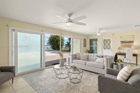 House in Fort Myers, Florida 2 bedrooms № 1822238 - photo 9