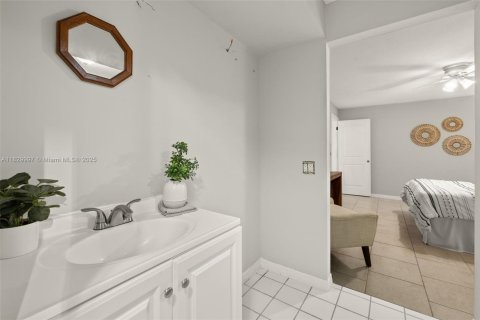 House in Fort Myers, Florida 2 bedrooms № 1822238 - photo 14