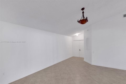 House in Weston, Florida 3 bedrooms, 146.79 sq.m. № 1865239 - photo 20