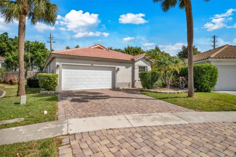 House in Weston, Florida 3 bedrooms, 146.79 sq.m. № 1865239 - photo 10