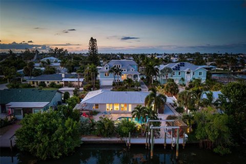 Villa ou maison à vendre à Holmes Beach, Floride: 3 chambres, 151.15 m2 № 2389120 - photo 3