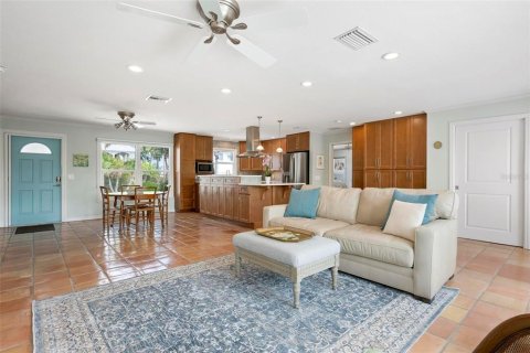 Villa ou maison à vendre à Holmes Beach, Floride: 3 chambres, 151.15 m2 № 2389120 - photo 12
