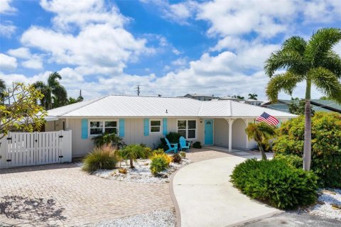 Villa ou maison à vendre à Holmes Beach, Floride: 3 chambres, 151.15 m2 № 2389120 - photo 11