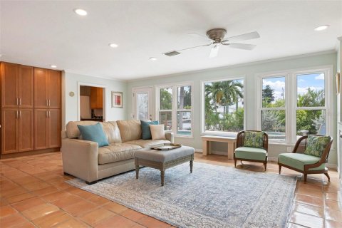 Villa ou maison à vendre à Holmes Beach, Floride: 3 chambres, 151.15 m2 № 2389120 - photo 22