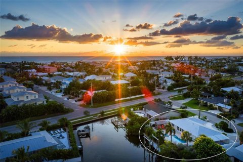Villa ou maison à vendre à Holmes Beach, Floride: 3 chambres, 151.15 m2 № 2389120 - photo 4