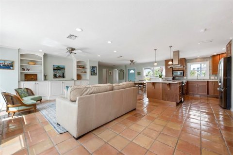 Villa ou maison à vendre à Holmes Beach, Floride: 3 chambres, 151.15 m2 № 2389120 - photo 25