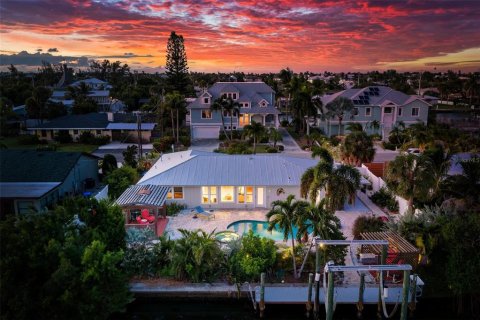 Villa ou maison à Holmes Beach, Floride 3 chambres, 151.15 m2 № 2389120