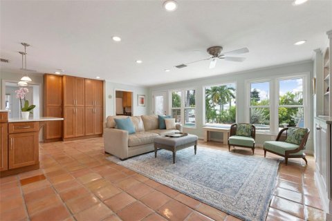 Villa ou maison à vendre à Holmes Beach, Floride: 3 chambres, 151.15 m2 № 2389120 - photo 13