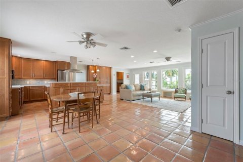 Villa ou maison à vendre à Holmes Beach, Floride: 3 chambres, 151.15 m2 № 2389120 - photo 21