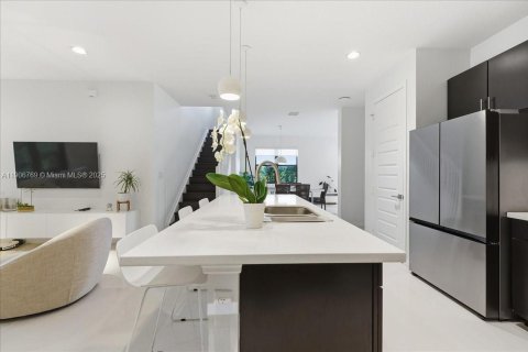 Купить виллу или дом в Майами, Флорида 5 спален, 251.02м2, № 1967413 - фото 13