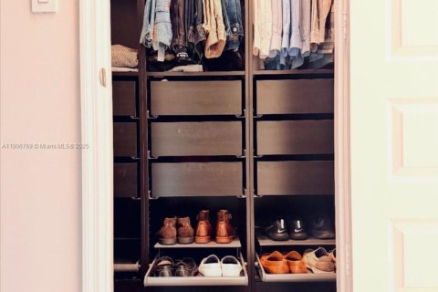 Купить виллу или дом в Майами, Флорида 5 спален, 251.02м2, № 1967413 - фото 29