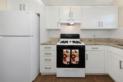 Copropriété à vendre à Gulfport, Floride: 1 chambre, 98.48 m2 № 2151424 - photo 6