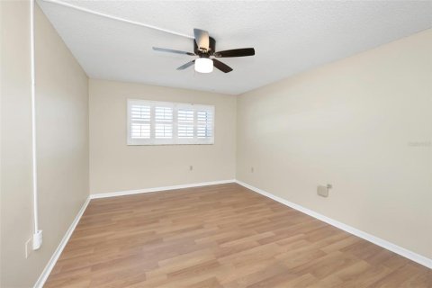 Copropriété à vendre à Gulfport, Floride: 1 chambre, 98.48 m2 № 2151424 - photo 18