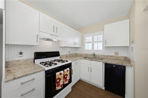 Copropriété à vendre à Gulfport, Floride: 1 chambre, 98.48 m2 № 2151424 - photo 5