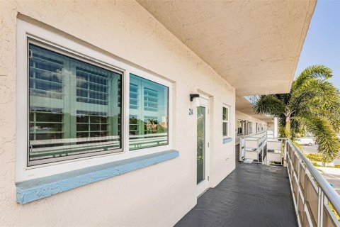 Copropriété à vendre à Gulfport, Floride: 1 chambre, 98.48 m2 № 2151424 - photo 3