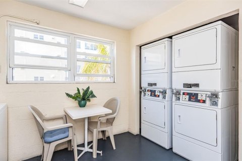Copropriété à vendre à Gulfport, Floride: 1 chambre, 98.48 m2 № 2151424 - photo 30