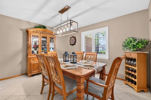 House in Kenneth City, Florida 3 bedrooms, 178.74 sq.m. № 2320954 - photo 7