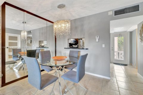 Condominio en venta en Lauderdale Lakes, Florida, 1 dormitorio, 63.55 m2 № 1964922 - foto 13