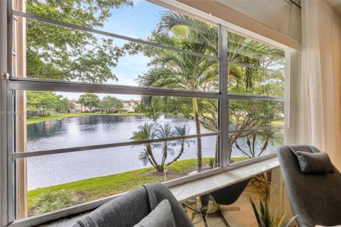 Condominio en venta en Lauderdale Lakes, Florida, 1 dormitorio, 63.55 m2 № 1964922 - foto 3