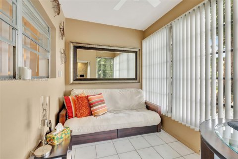 Condominio en venta en Lauderdale Lakes, Florida, 1 dormitorio, 63.55 m2 № 1964922 - foto 6