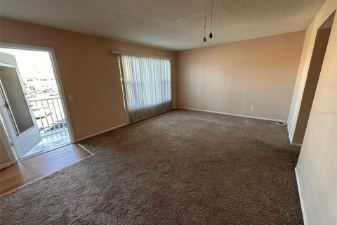 Condo in Clearwater, Florida, 1 bedroom  № 1539640 - photo 7