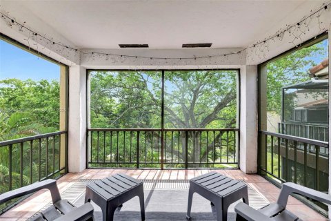 Condo in Lauderhill, Florida, 2 bedrooms  № 1116036 - photo 3