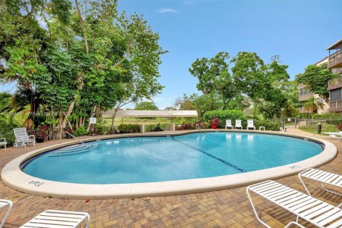 Condo in Lauderhill, Florida, 2 bedrooms  № 1116036 - photo 9