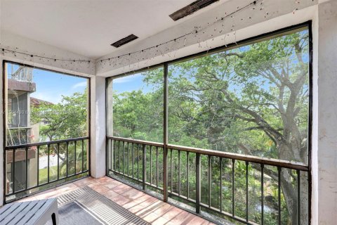 Condo in Lauderhill, Florida, 2 bedrooms  № 1116036 - photo 6