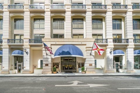 Condominio en alquiler en West Palm Beach, Florida, 2 dormitorios, 140.19 m2 № 1047615 - foto 1