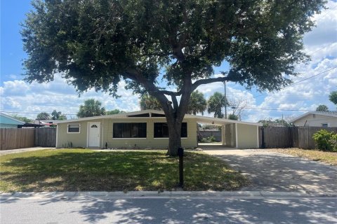 House in Merrit Island, Florida 3 bedrooms, 99.03 sq.m. № 2149030
