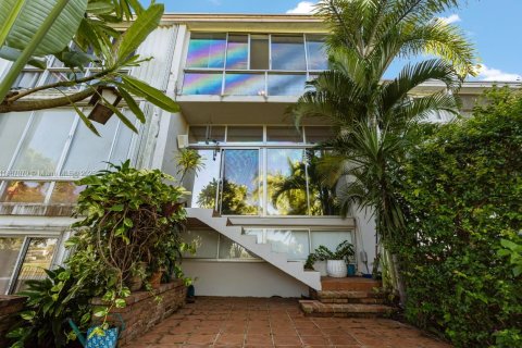 Condominio en venta en Hialeah, Florida, 3 dormitorios, 202.53 m2 № 1897530 - foto 2