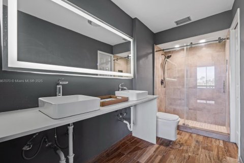 Condominio en venta en Hialeah, Florida, 3 dormitorios, 202.53 m2 № 1897530 - foto 10