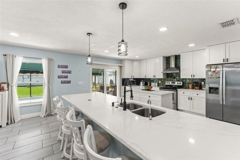 House in Orlando, Florida 5 bedrooms, 257.43 sq.m. № 2312395 - photo 19