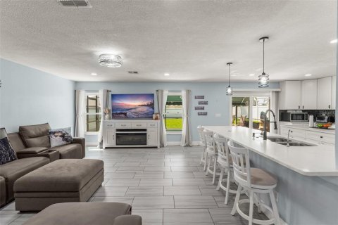 House in Orlando, Florida 5 bedrooms, 257.43 sq.m. № 2312395 - photo 20