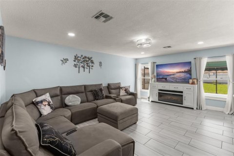 House in Orlando, Florida 5 bedrooms, 257.43 sq.m. № 2312395 - photo 21