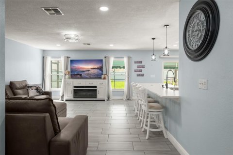House in Orlando, Florida 5 bedrooms, 257.43 sq.m. № 2312395 - photo 24
