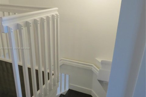 Villa ou maison à vendre à Miami, Floride: 4 chambres, 177.07 m2 № 2062481 - photo 19