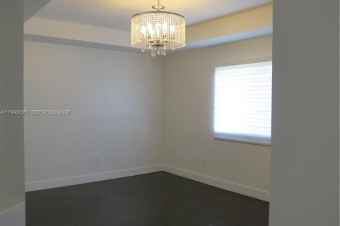 Villa ou maison à vendre à Miami, Floride: 4 chambres, 177.07 m2 № 2062481 - photo 25